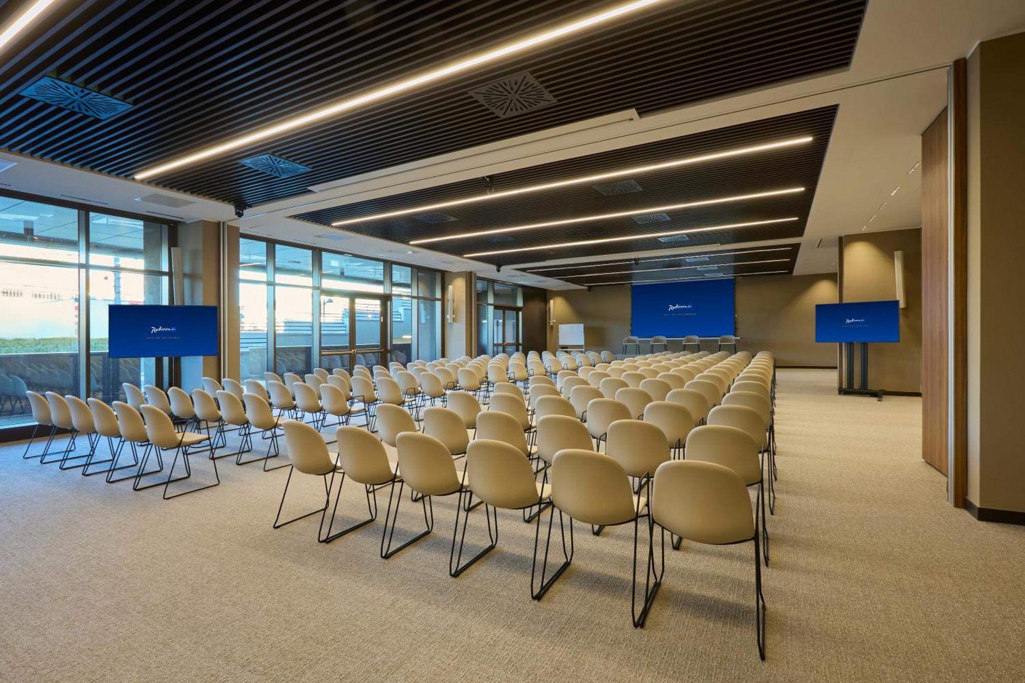 Radisson Blu Hotel, Bergamo Choruslife Exterior photo