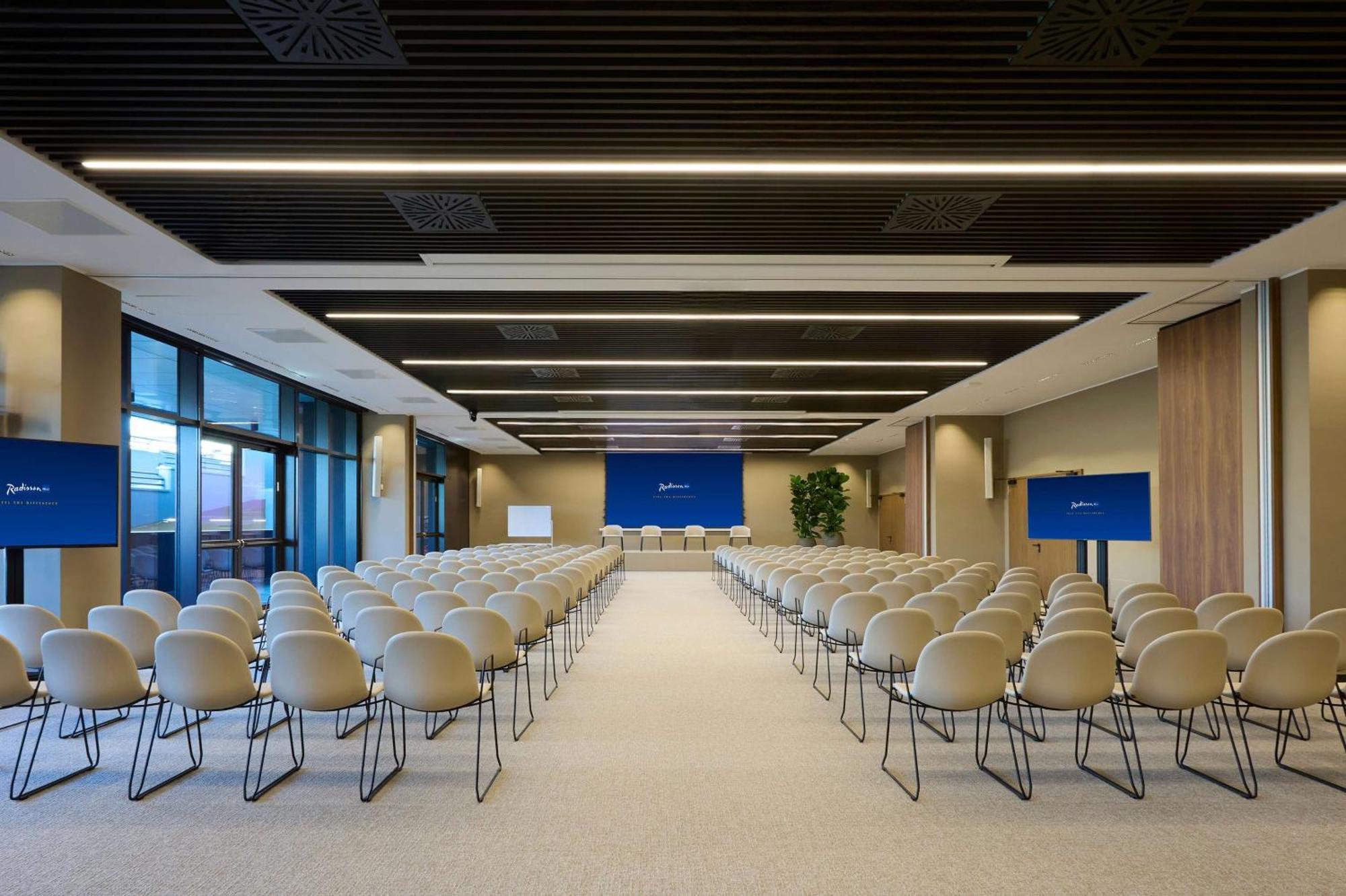 Radisson Blu Hotel, Bergamo Choruslife Exterior photo