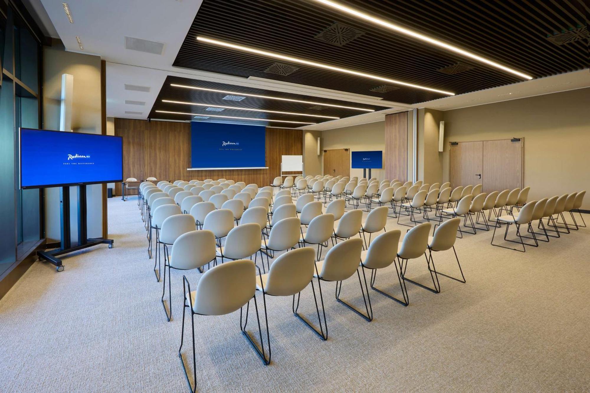 Radisson Blu Hotel, Bergamo Choruslife Exterior photo