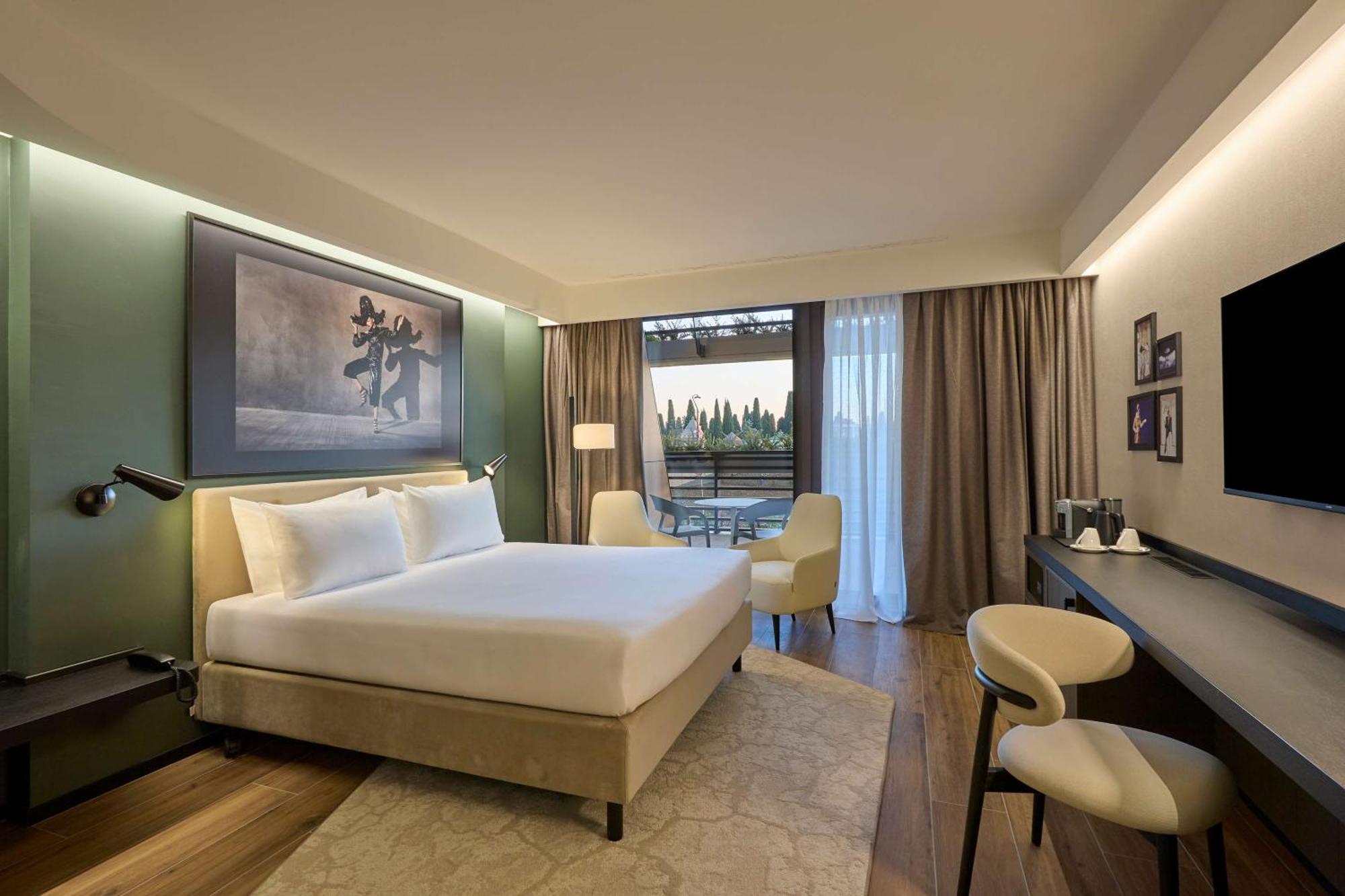 Radisson Blu Hotel, Bergamo Choruslife Exterior photo